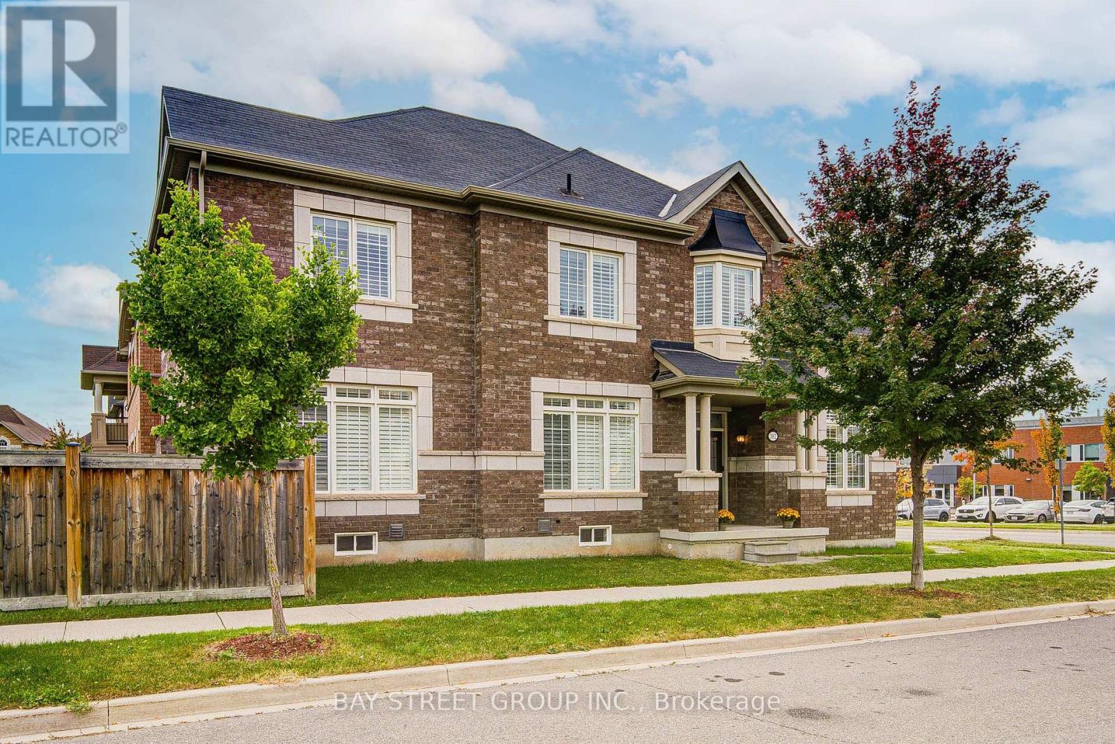 382 Begonia Gardens Property Photo 3