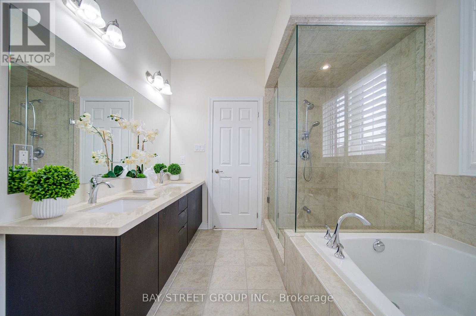 382 Begonia Gardens Property Photo 20