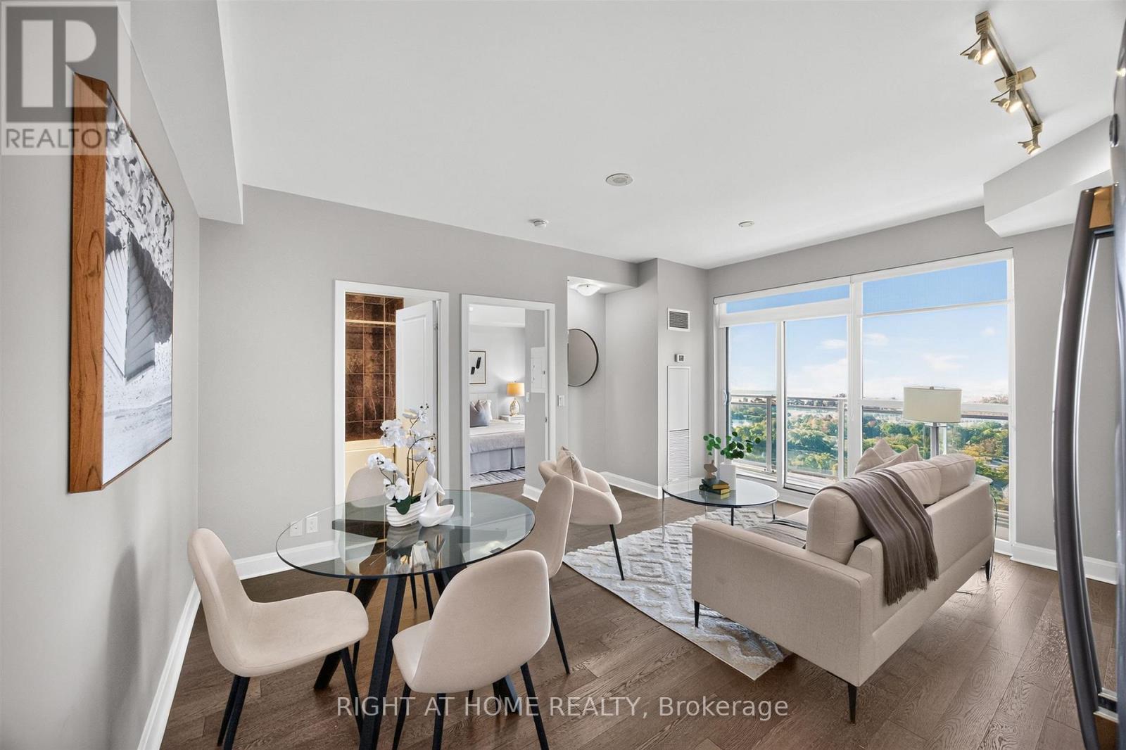 1801 - 33 Shore Breeze Drive Property Photo 2