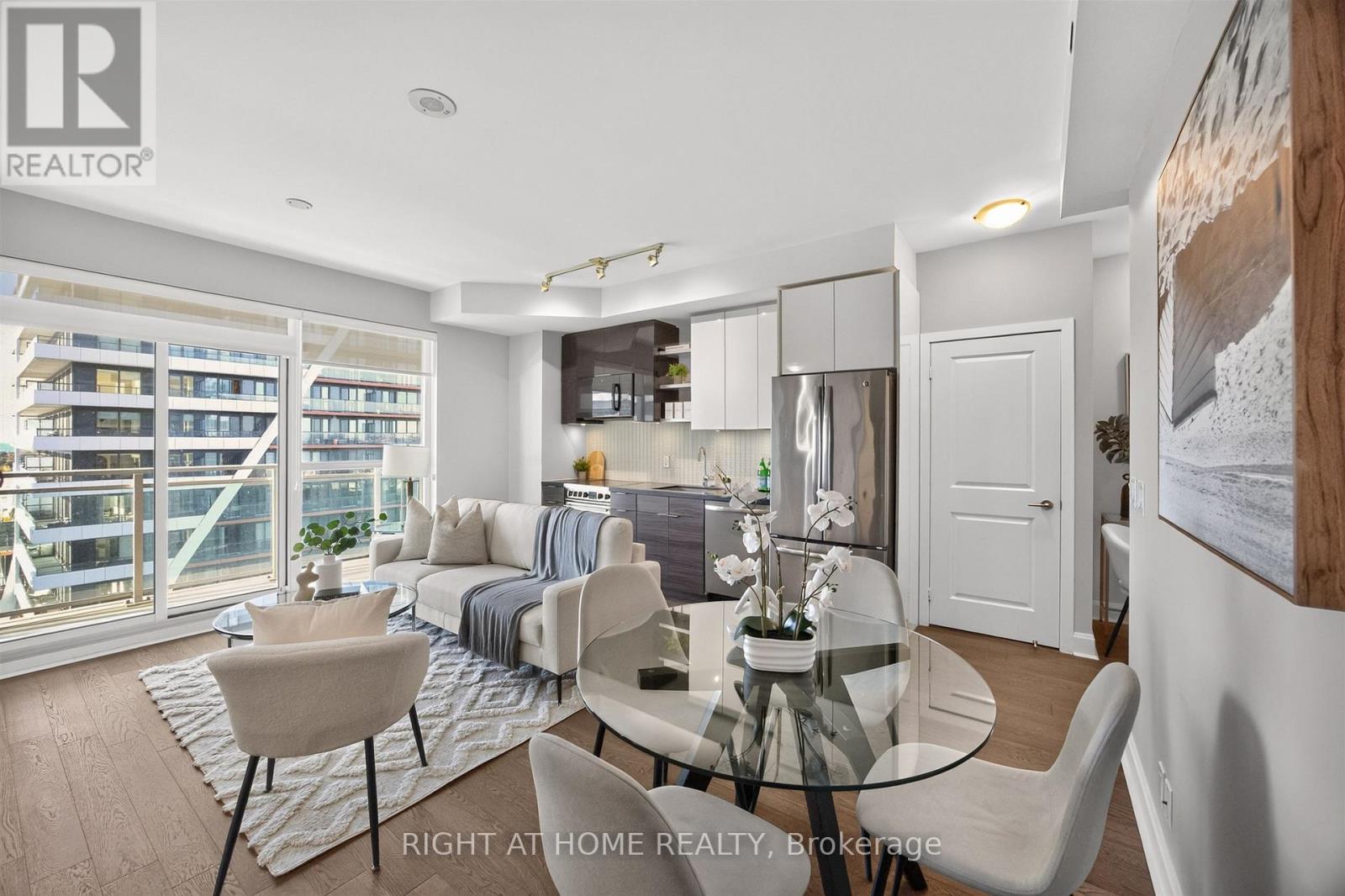 1801 - 33 Shore Breeze Drive Property Photo 3