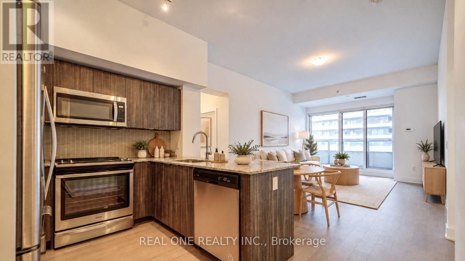 231 - 30 Shore Breeze Drive Property Photo 1