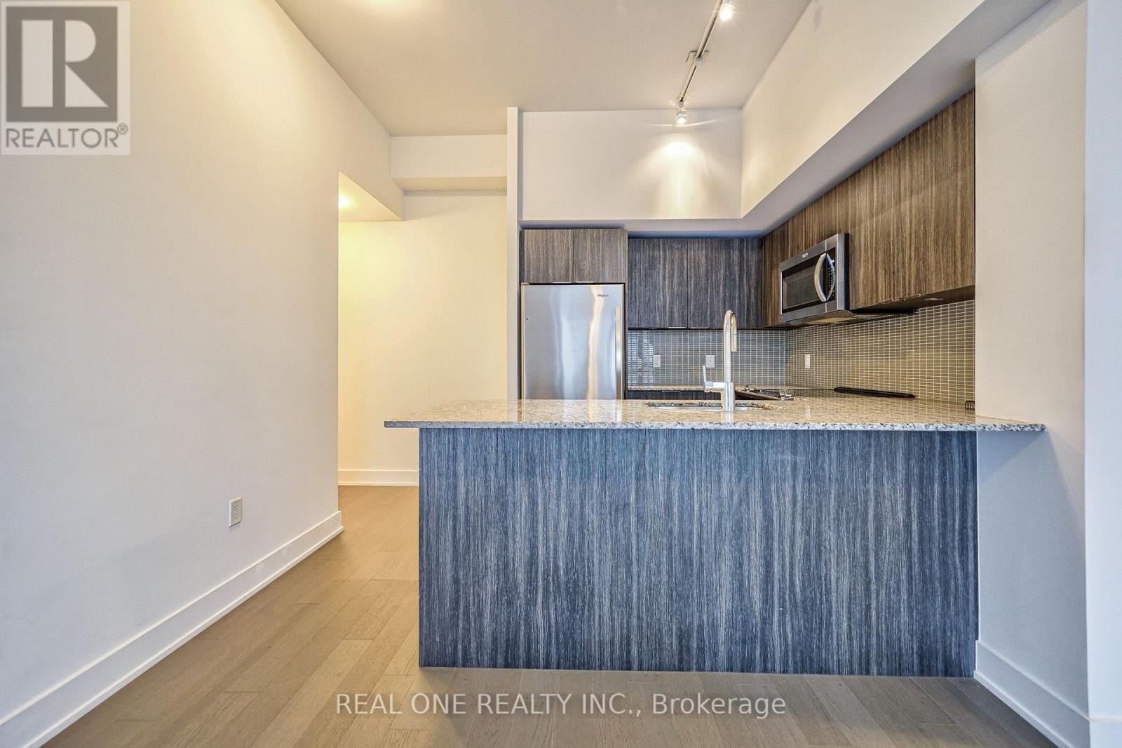 231 - 30 Shore Breeze Drive Property Photo 8