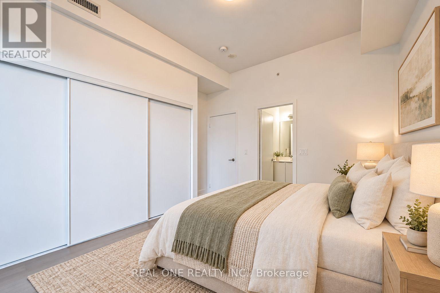 231 - 30 Shore Breeze Drive Property Photo 13