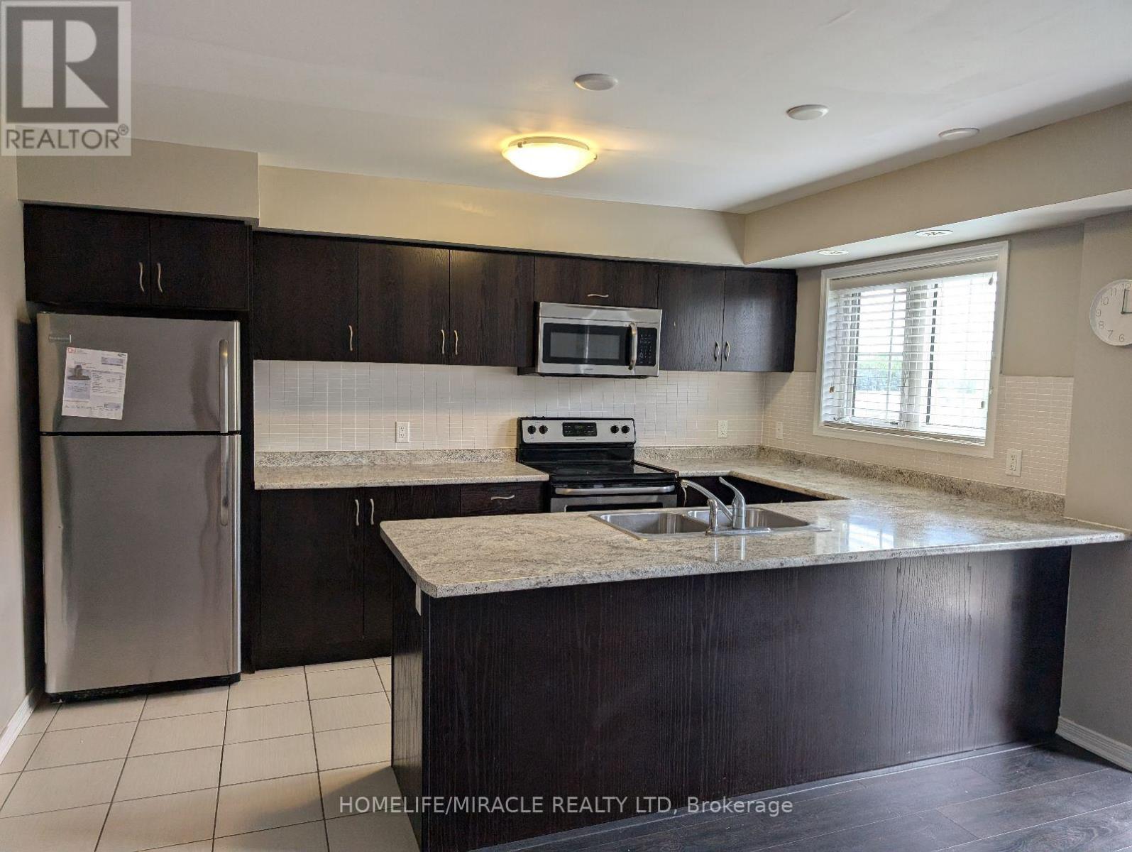 69 - 2441 Greenwich Drive Property Photo 2
