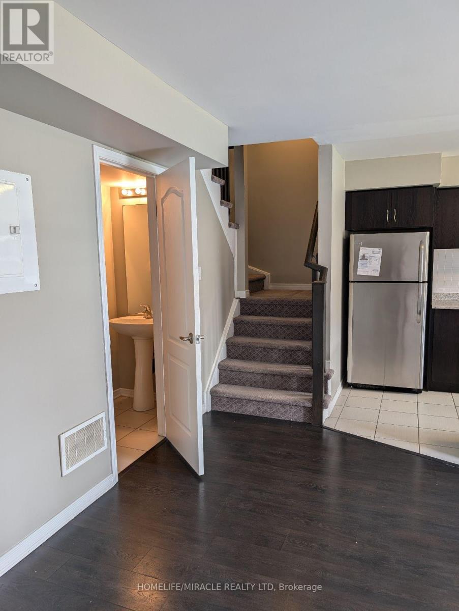 69 - 2441 Greenwich Drive Property Photo 5