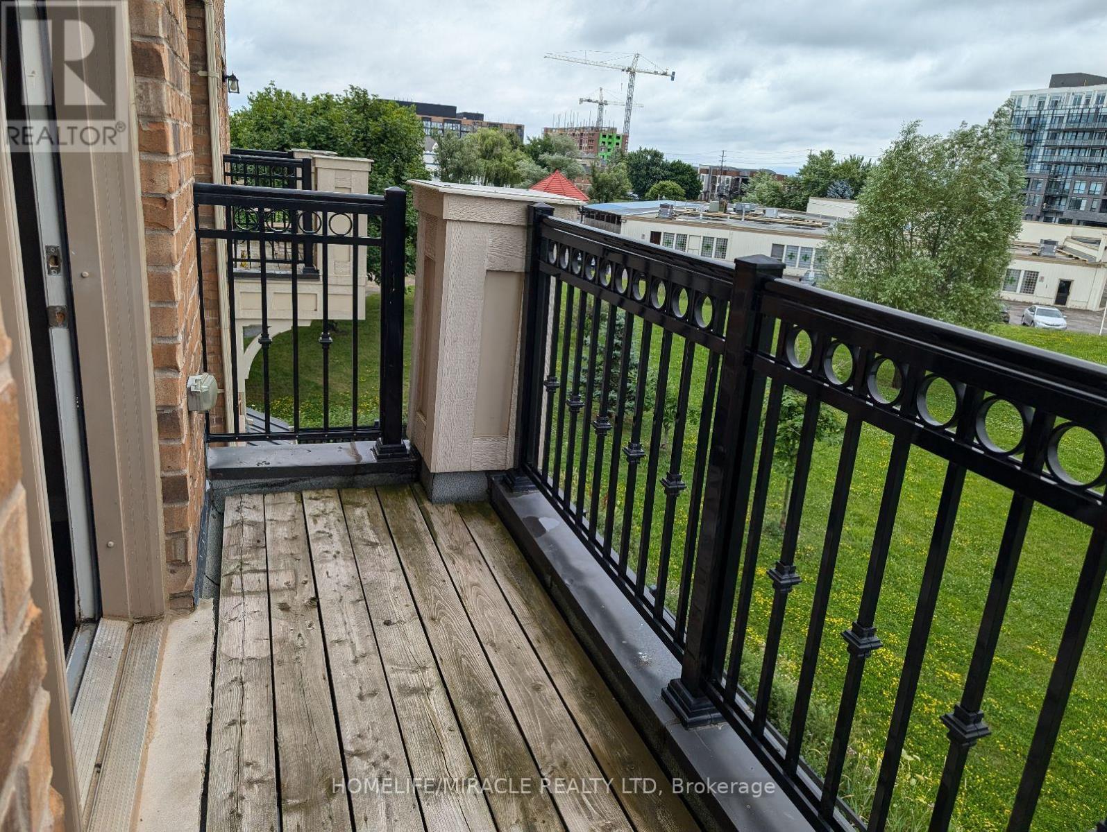 69 - 2441 Greenwich Drive Property Photo 13
