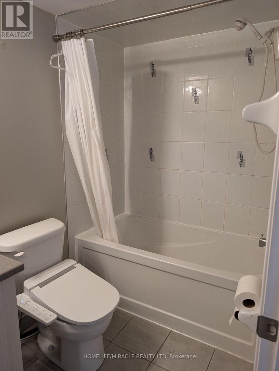 69 - 2441 Greenwich Drive Property Photo 15