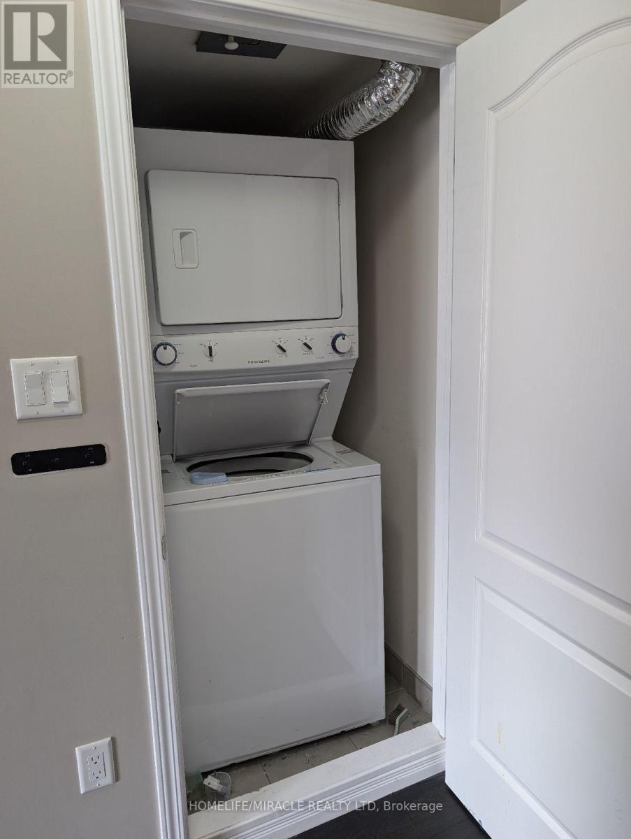 69 - 2441 Greenwich Drive Property Photo 16