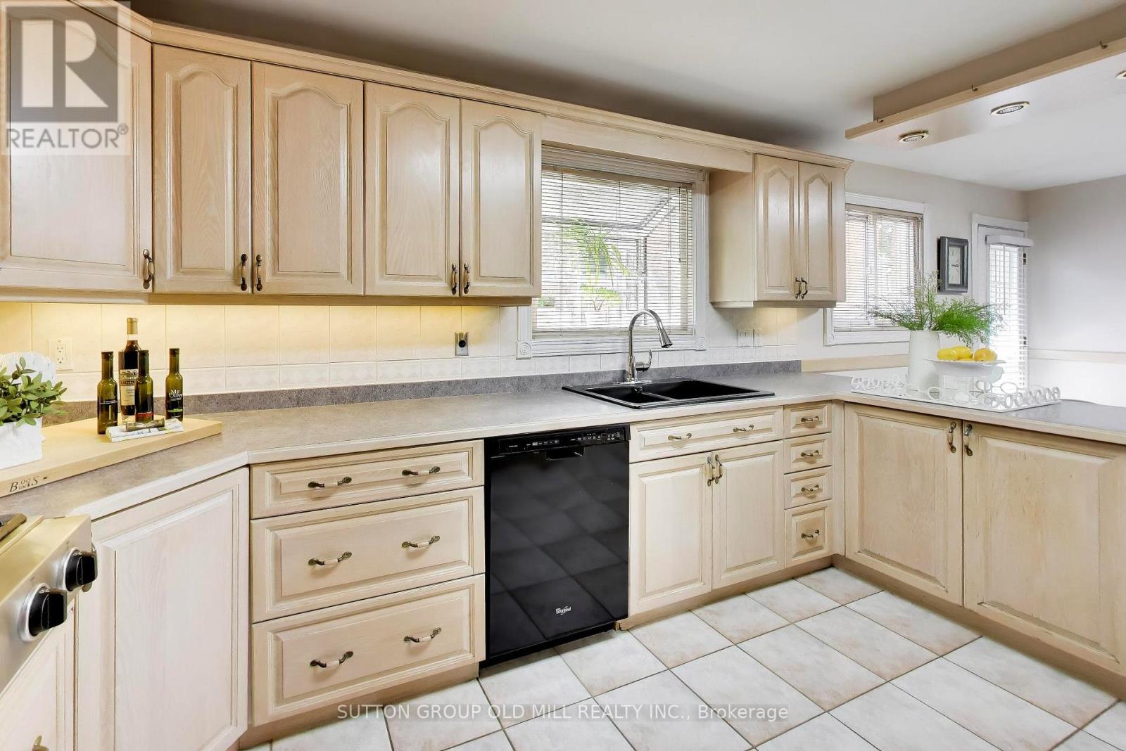 251 Chalfield Lane Property Photo 10