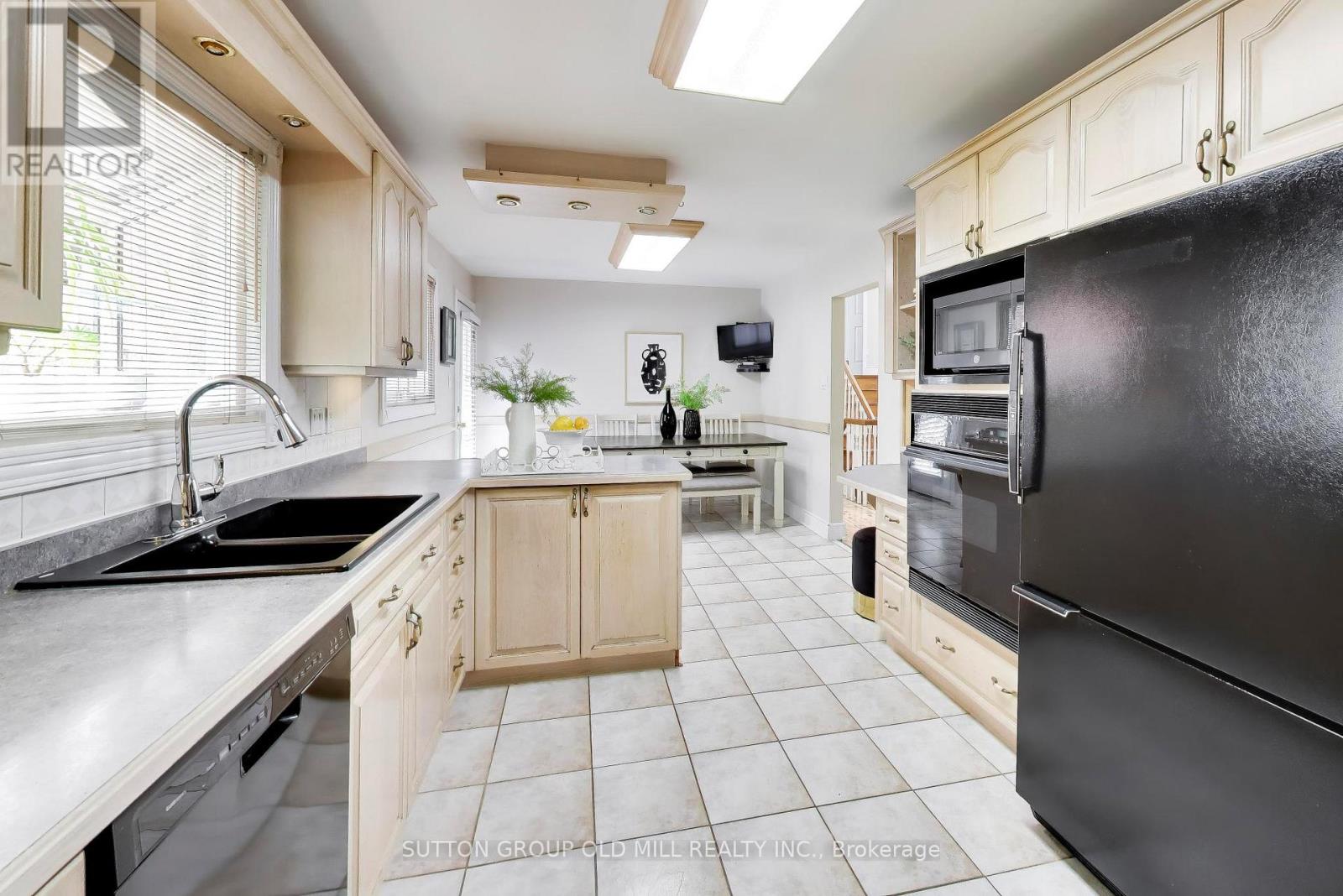 251 Chalfield Lane Property Photo 11