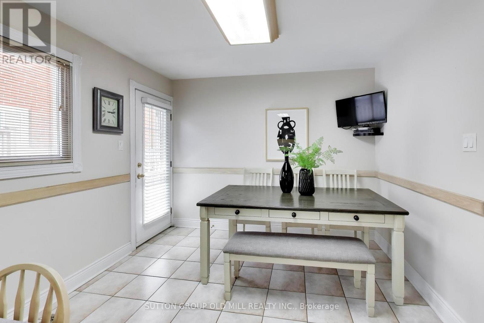 251 Chalfield Lane Property Photo 12