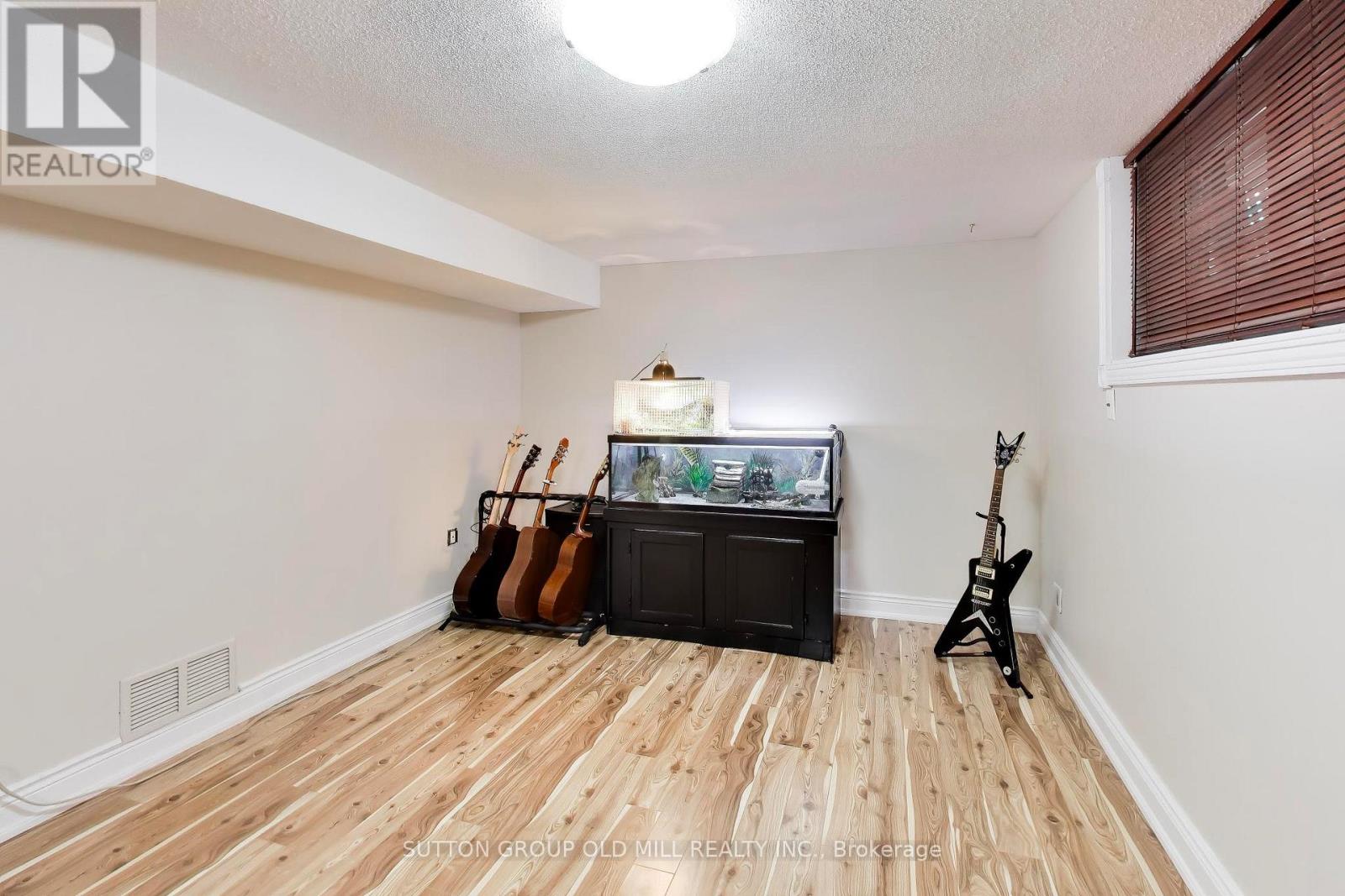 251 Chalfield Lane Property Photo 15