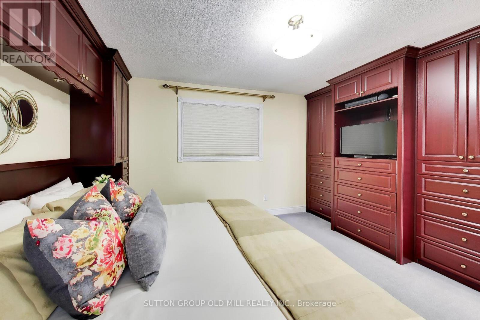 251 Chalfield Lane Property Photo 19