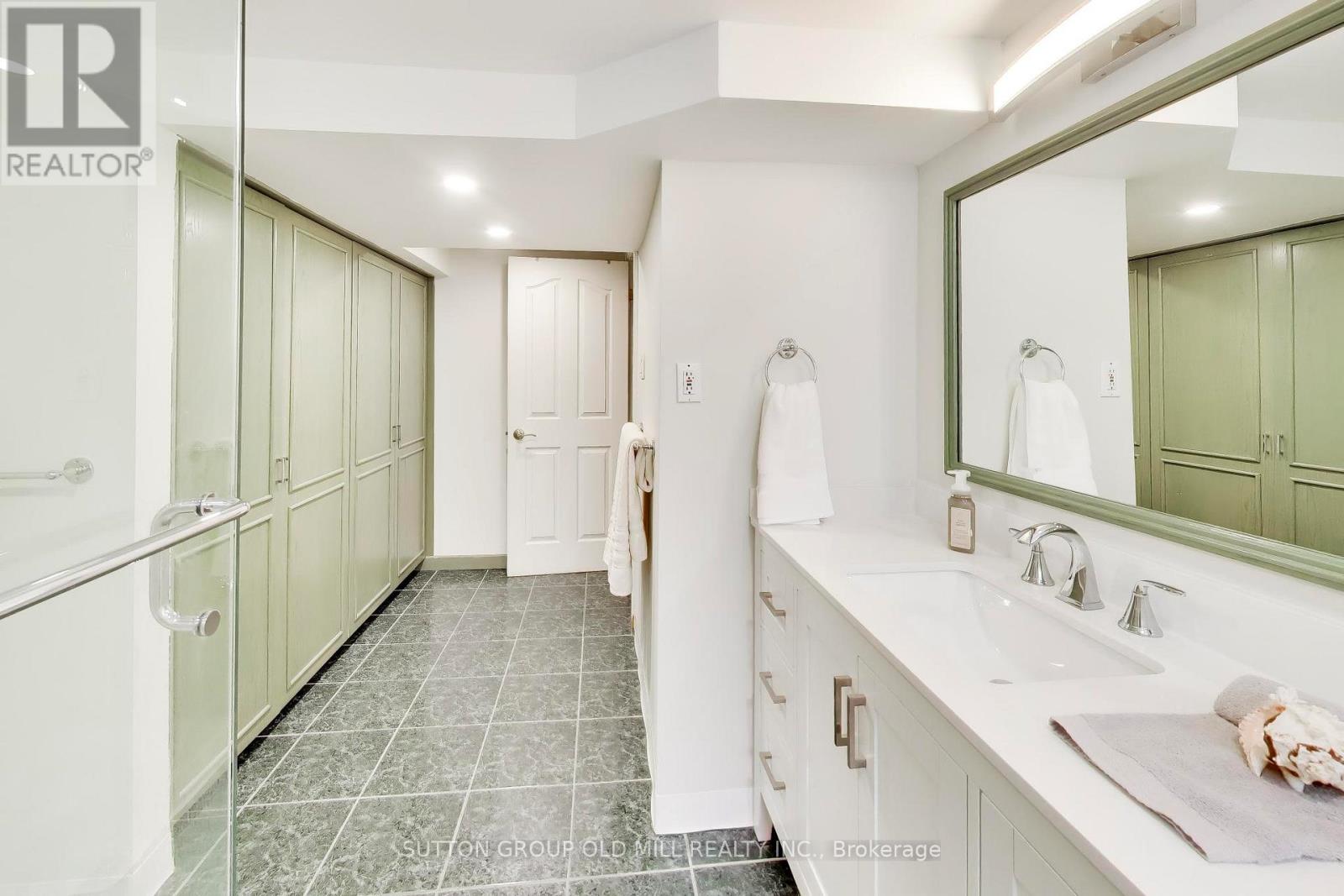 251 Chalfield Lane Property Photo 32