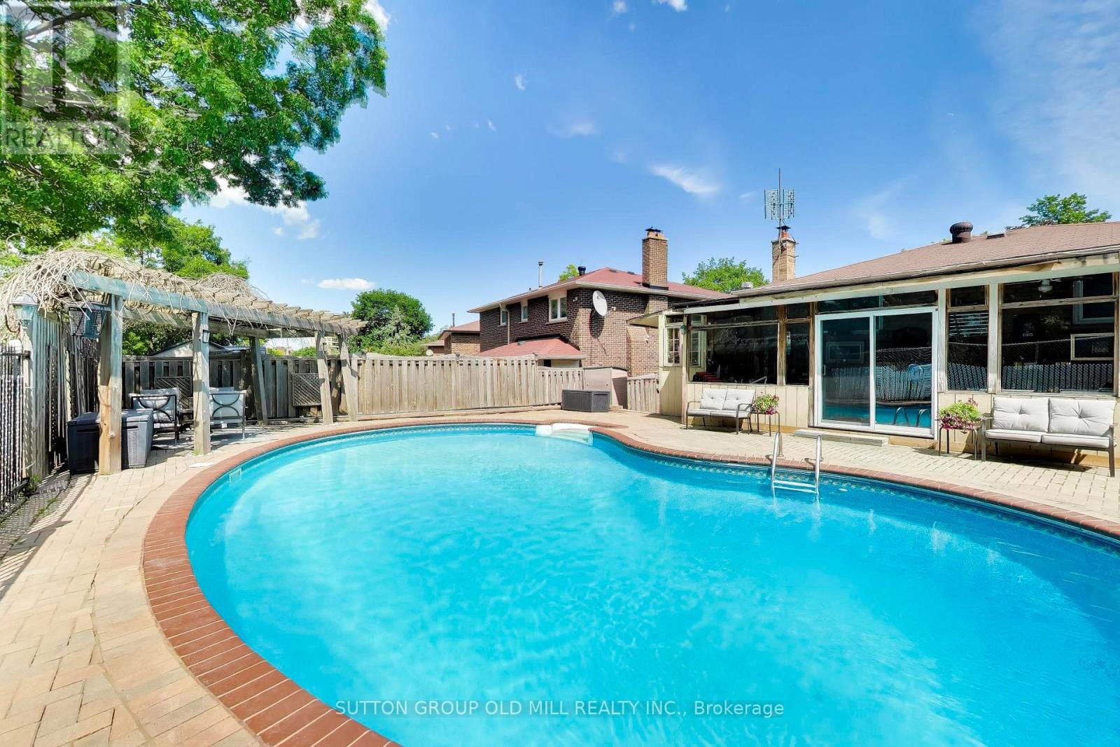 251 Chalfield Lane Property Photo 36
