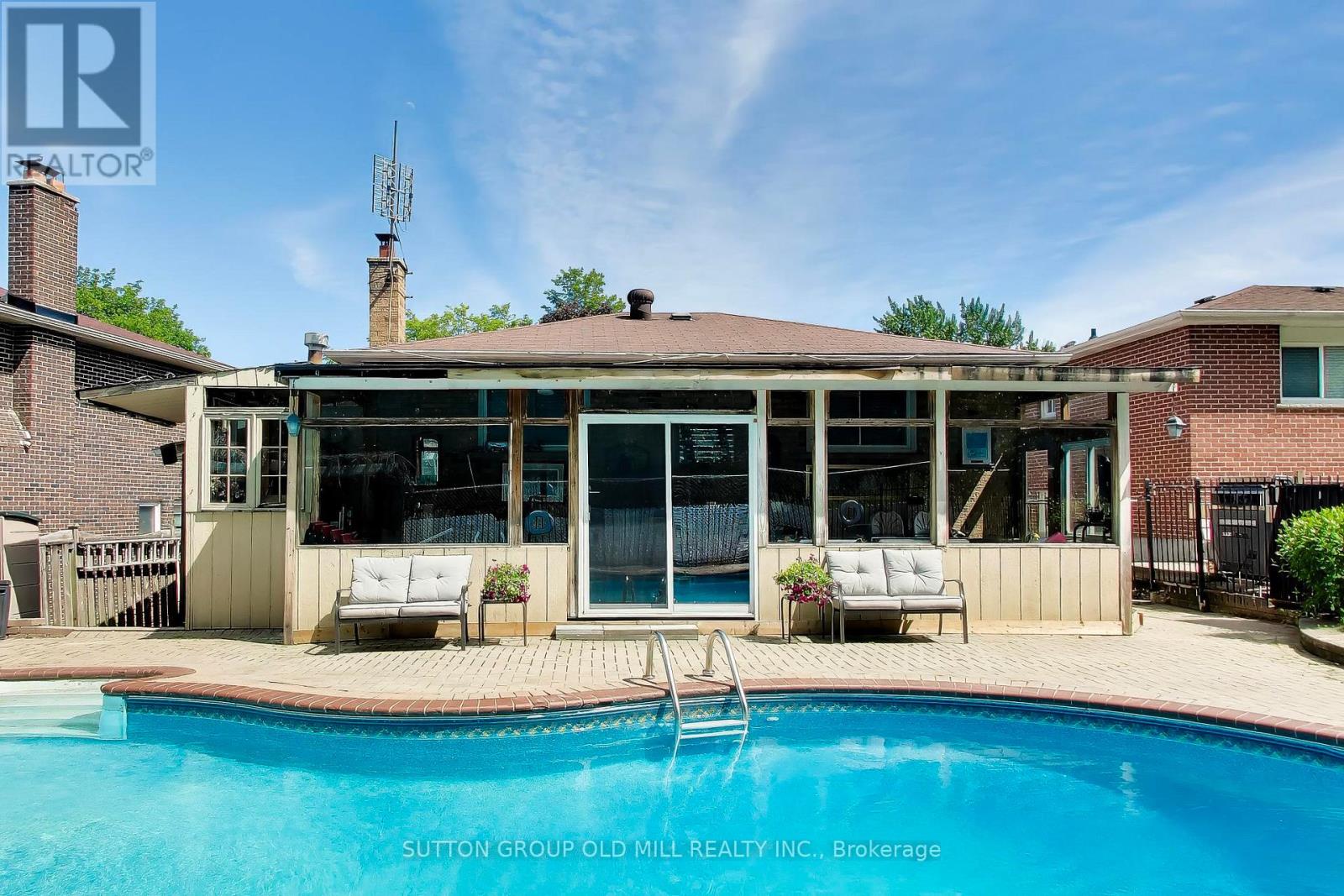251 Chalfield Lane Property Photo 39