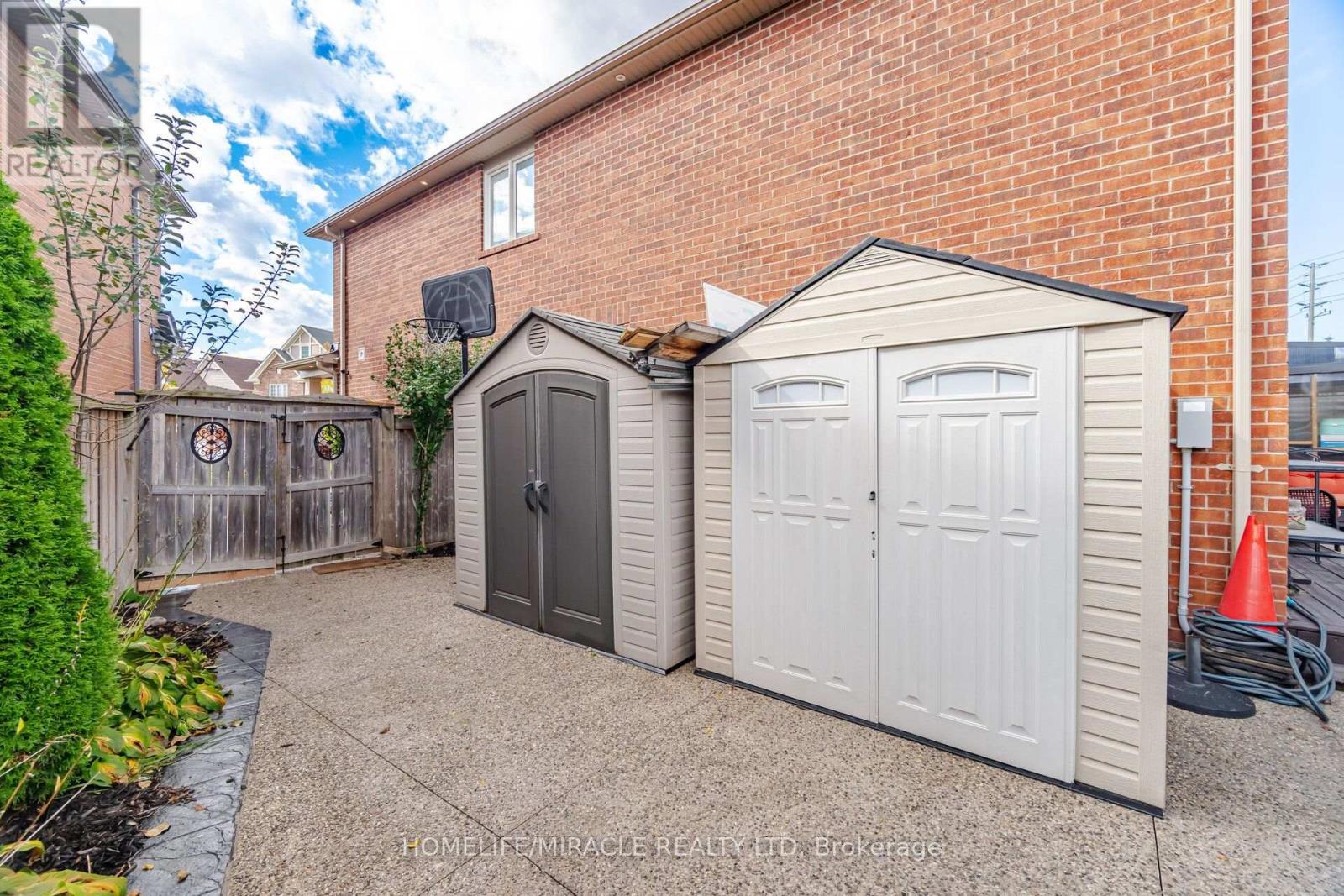33 Klemscott Road Property Photo 45