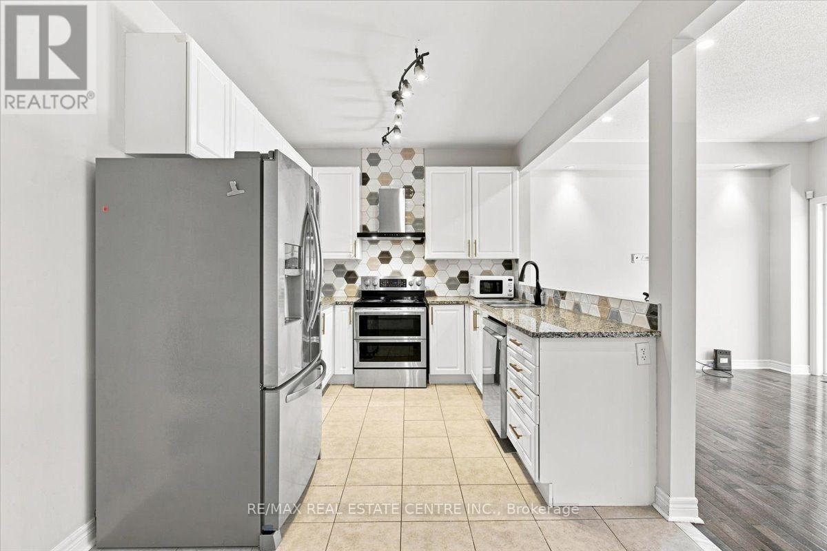 1053 Job Crescent Property Photo 9