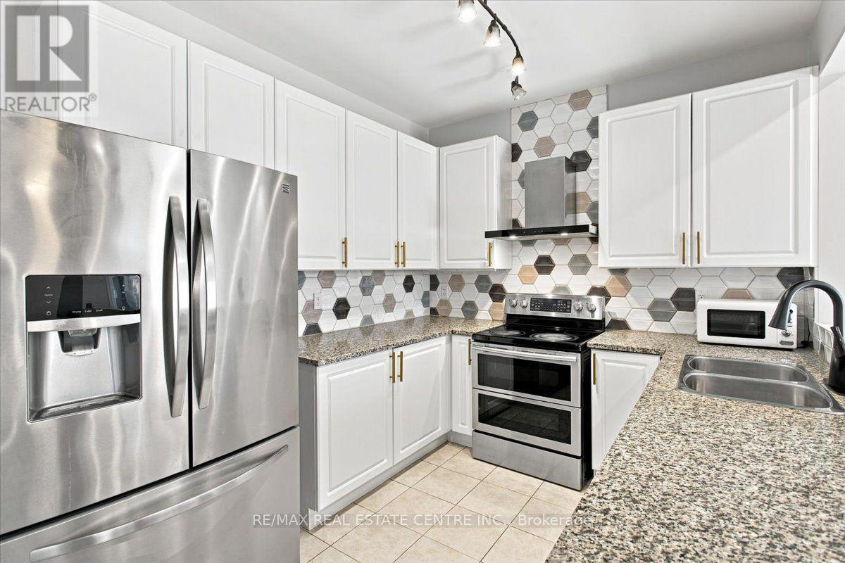 1053 Job Crescent Property Photo 10
