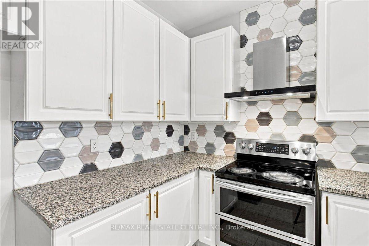 1053 Job Crescent Property Photo 12