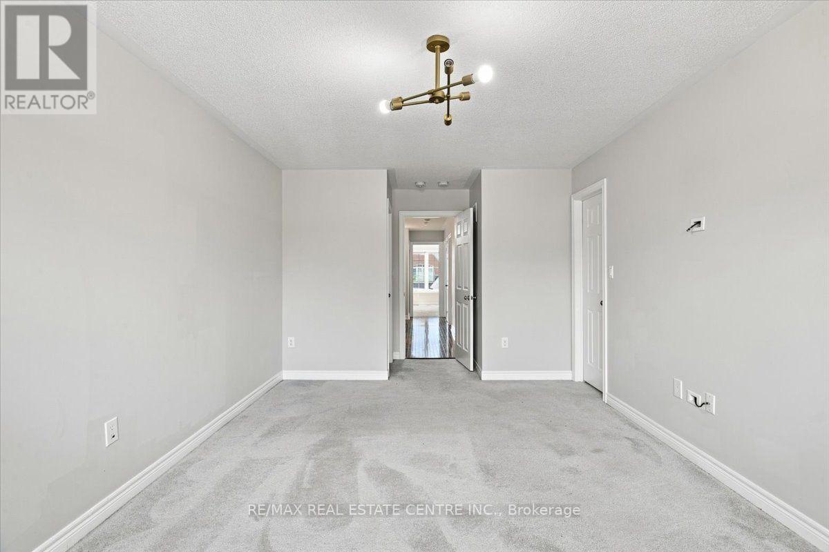 1053 Job Crescent Property Photo 21