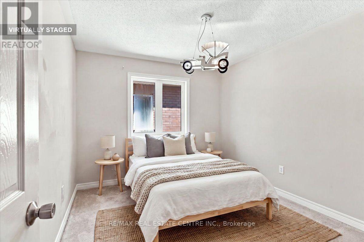1053 Job Crescent Property Photo 27