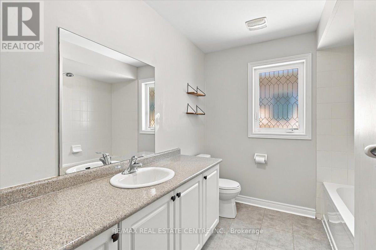 1053 Job Crescent Property Photo 31