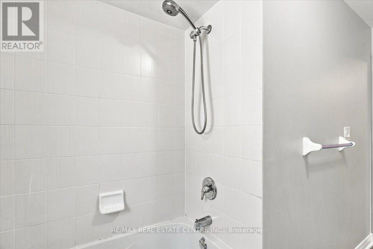 1053 Job Crescent Property Photo 32