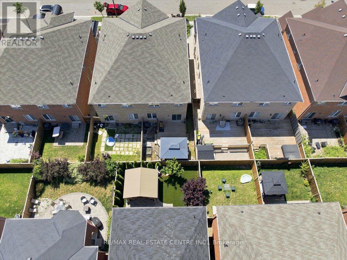 1053 Job Crescent Property Photo 40