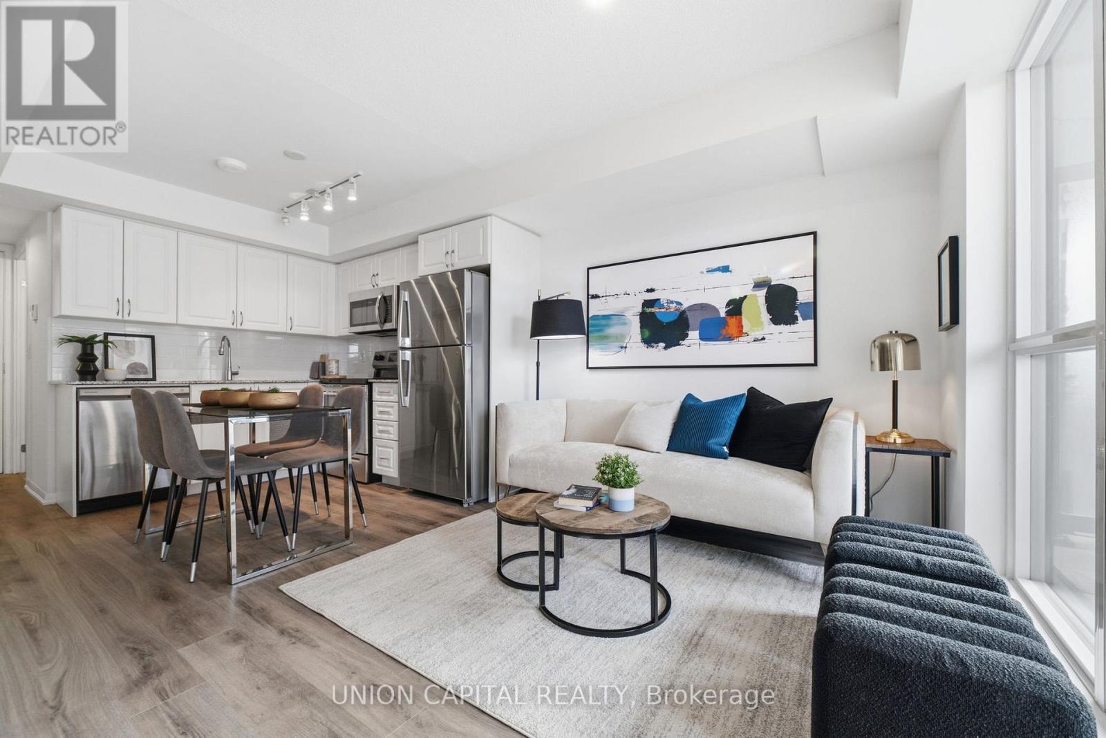 735 - 3091 Dufferin Street Property Photo 1