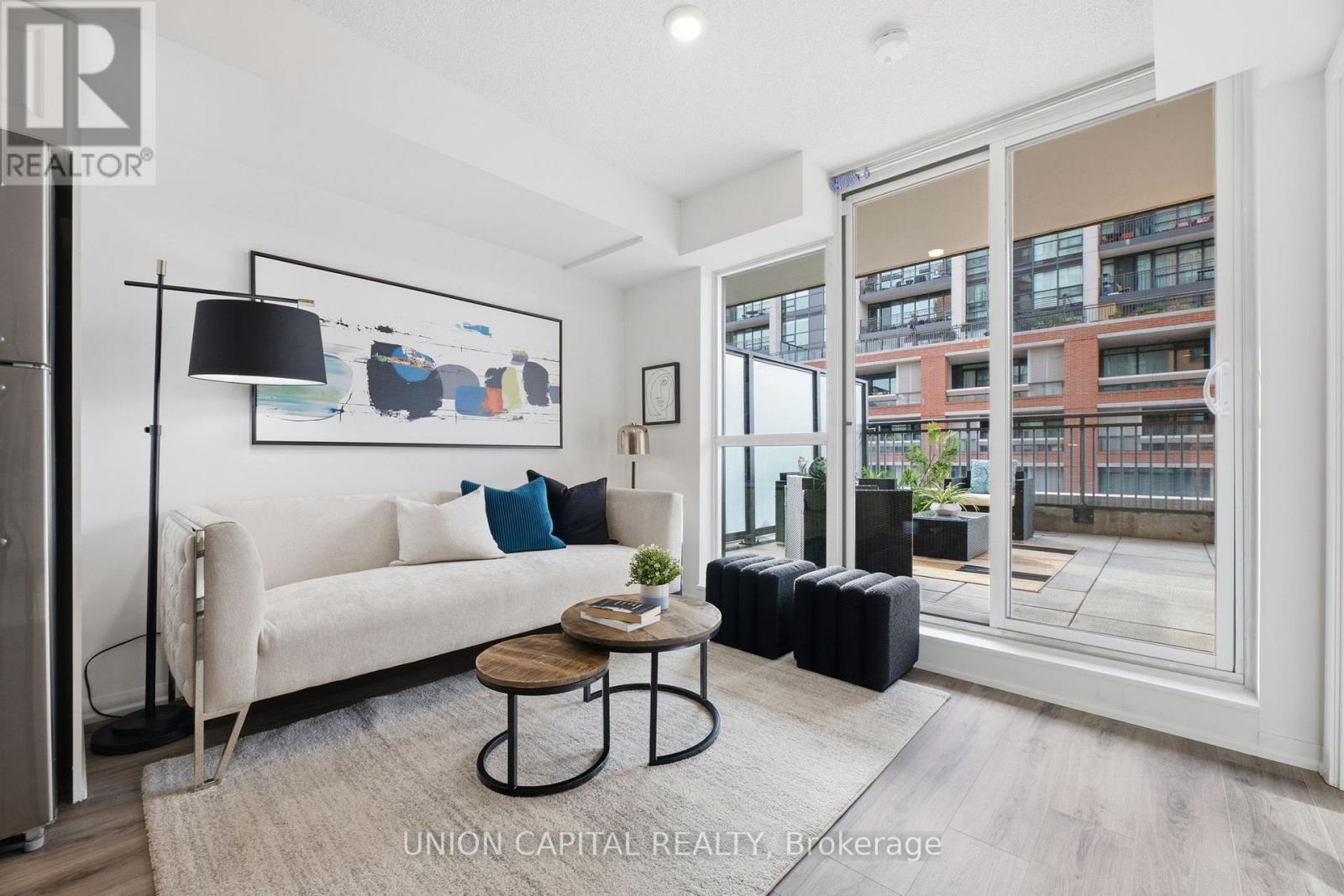 735 - 3091 Dufferin Street Property Photo 2