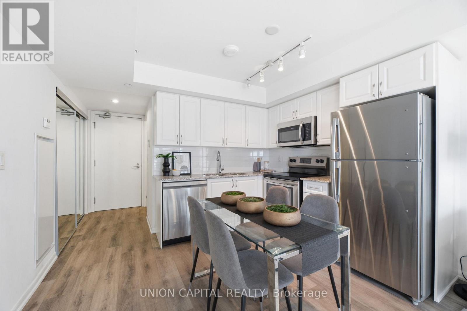 735 - 3091 Dufferin Street Property Photo 5