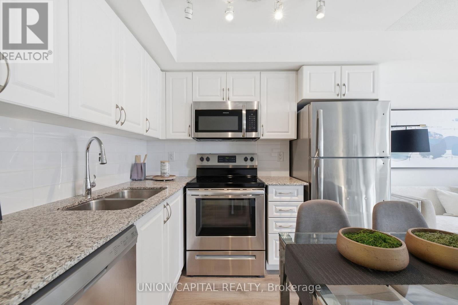 735 - 3091 Dufferin Street Property Photo 6