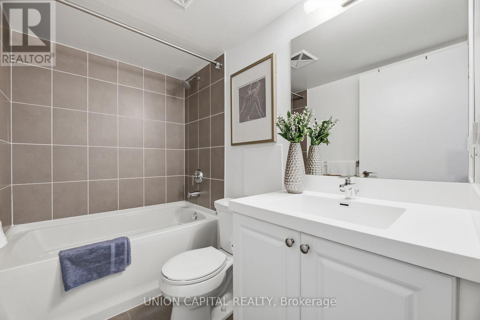 735 - 3091 Dufferin Street Property Photo 11