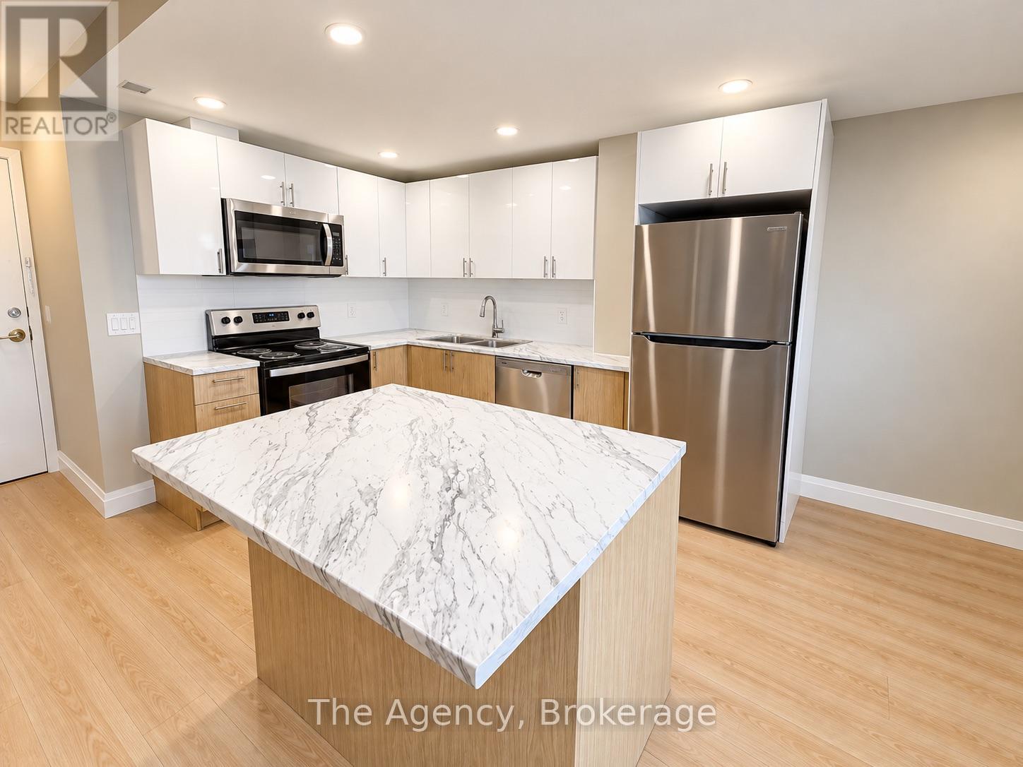 905 - 45 Paisley Boulevard W Property Photo 6