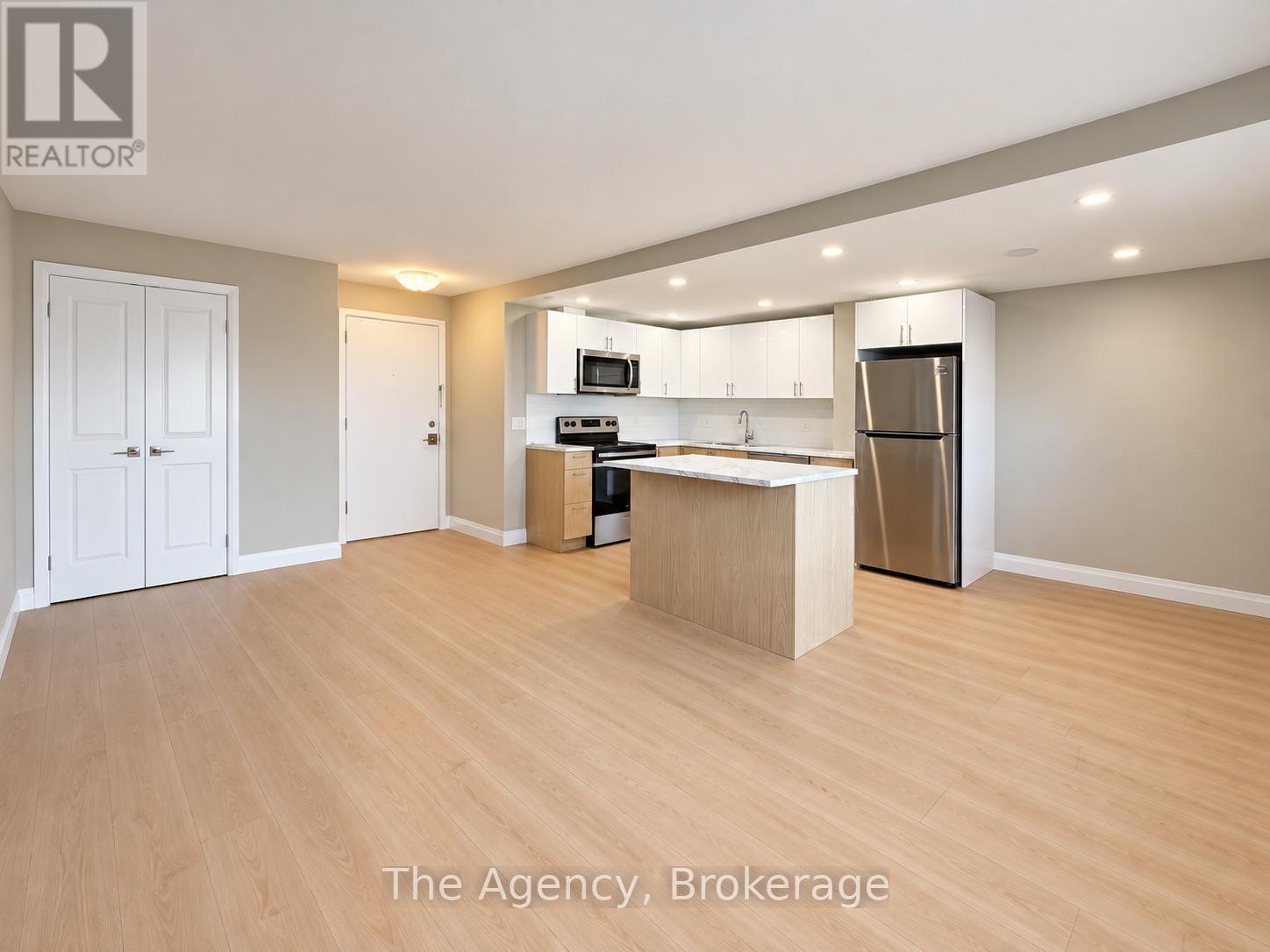 905 - 45 Paisley Boulevard W Property Photo 7