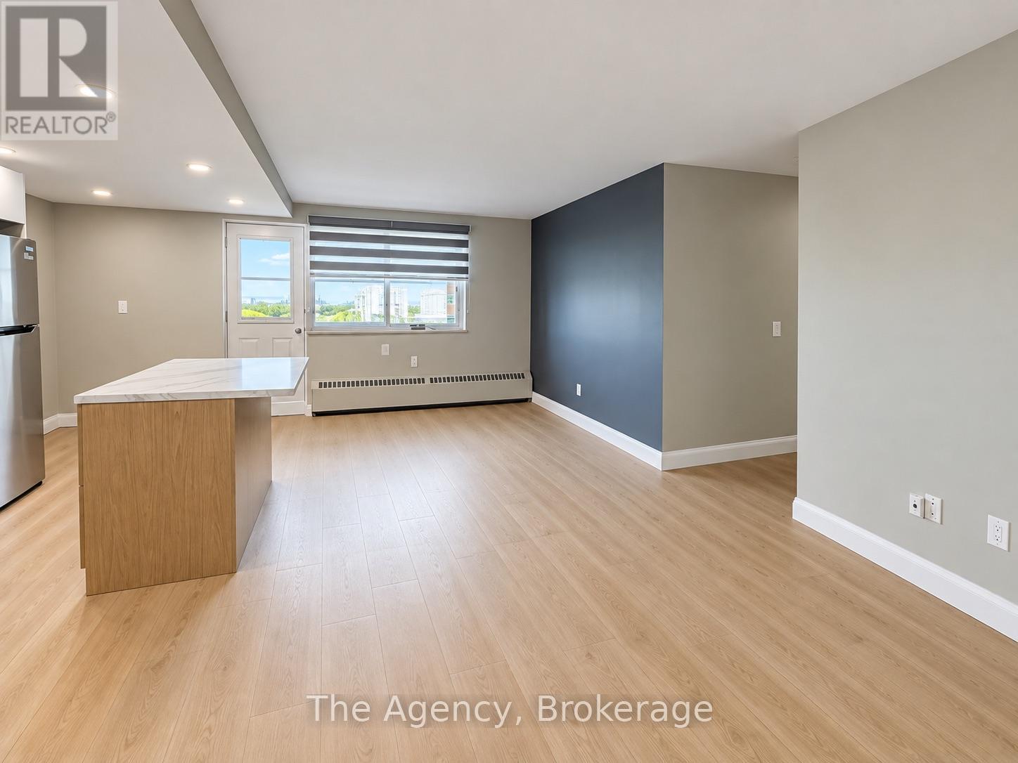 905 - 45 Paisley Boulevard W Property Photo 8
