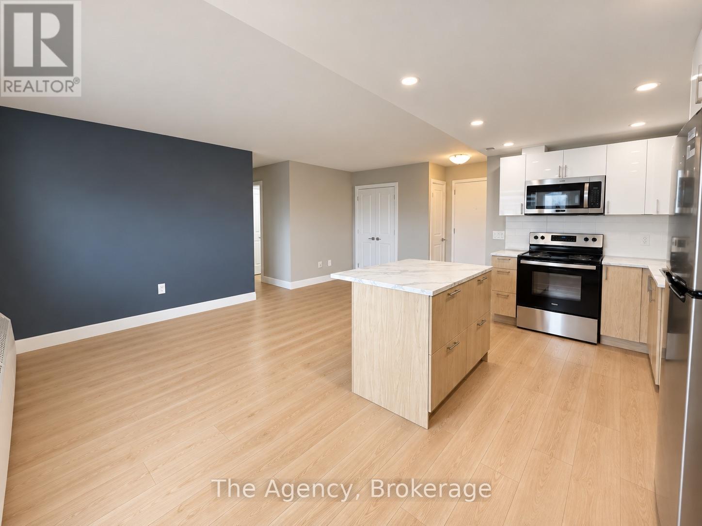 905 - 45 Paisley Boulevard W Property Photo 9