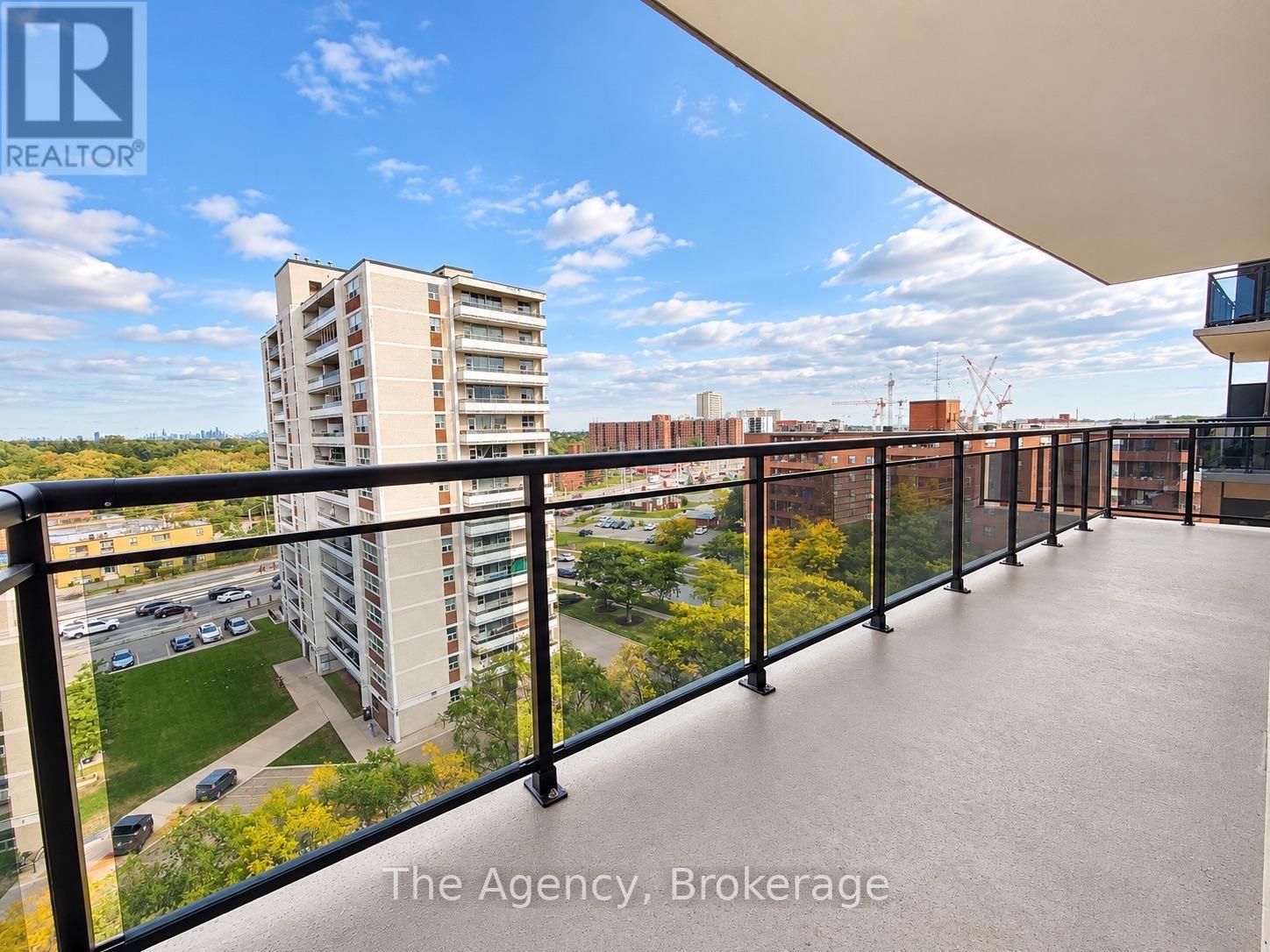 905 - 45 Paisley Boulevard W Property Photo 13