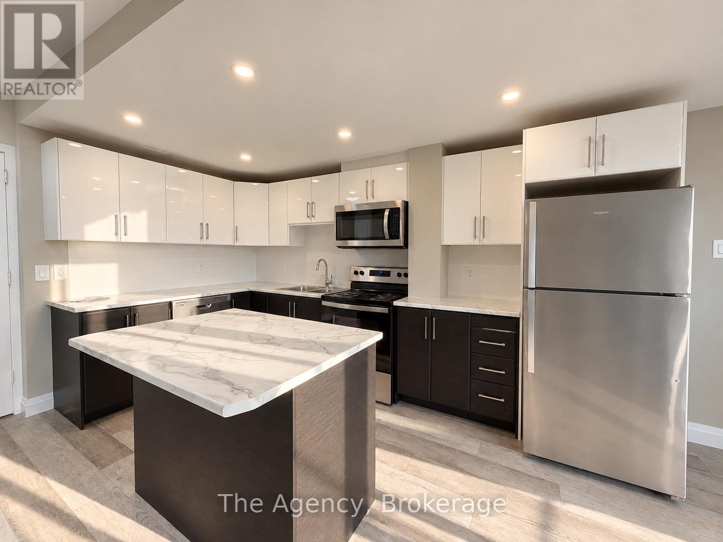 609 - 45 Paisley Boulevard W Property Photo 6