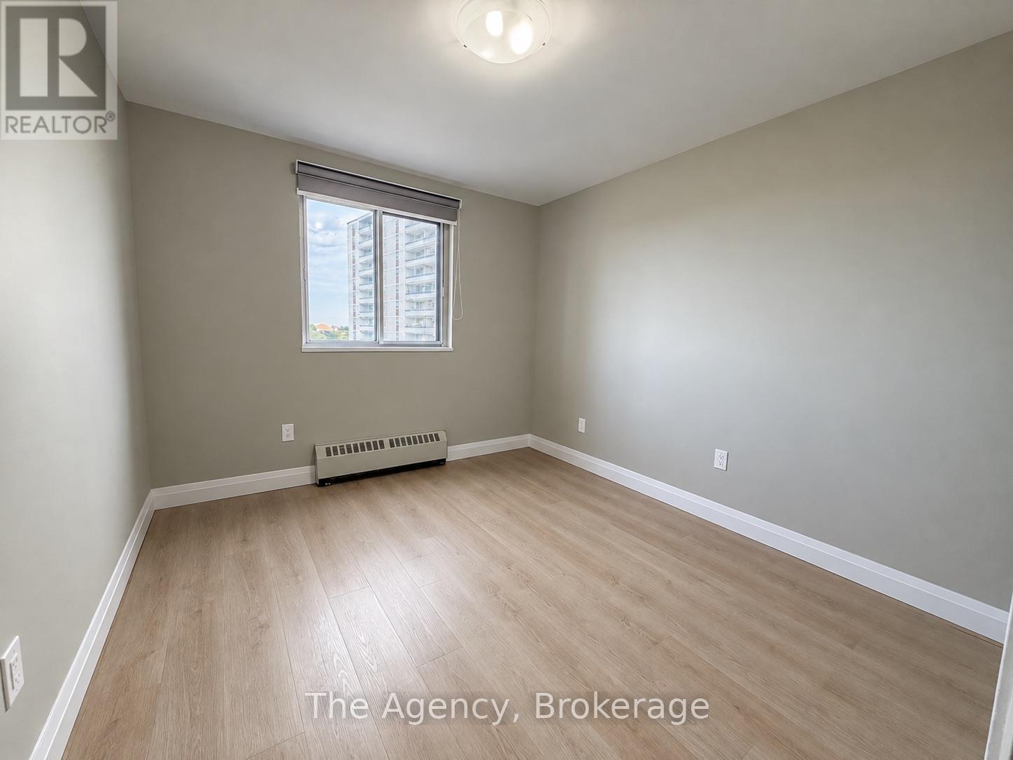 609 - 45 Paisley Boulevard W Property Photo 9
