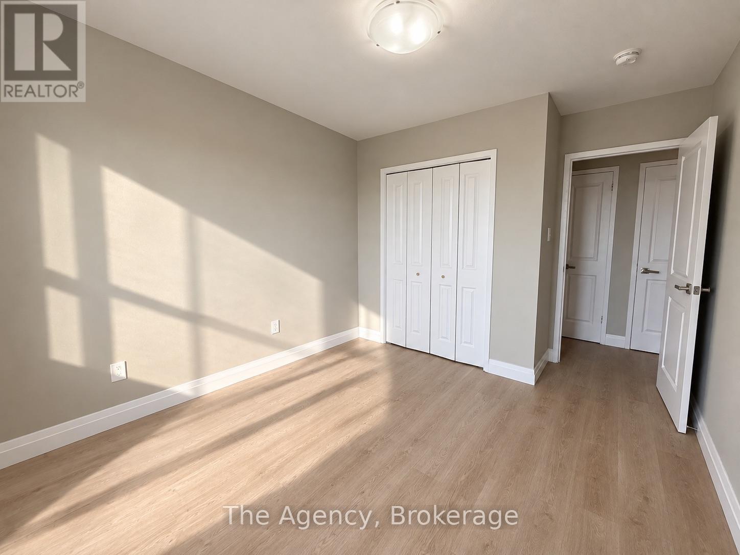 609 - 45 Paisley Boulevard W Property Photo 10
