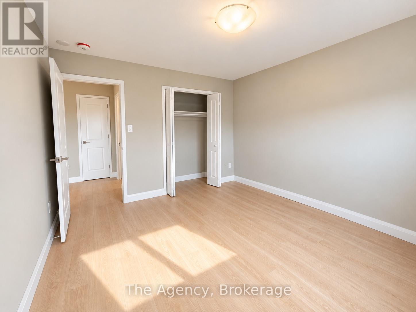 808 - 45 Paisley Boulevard W Property Photo 10