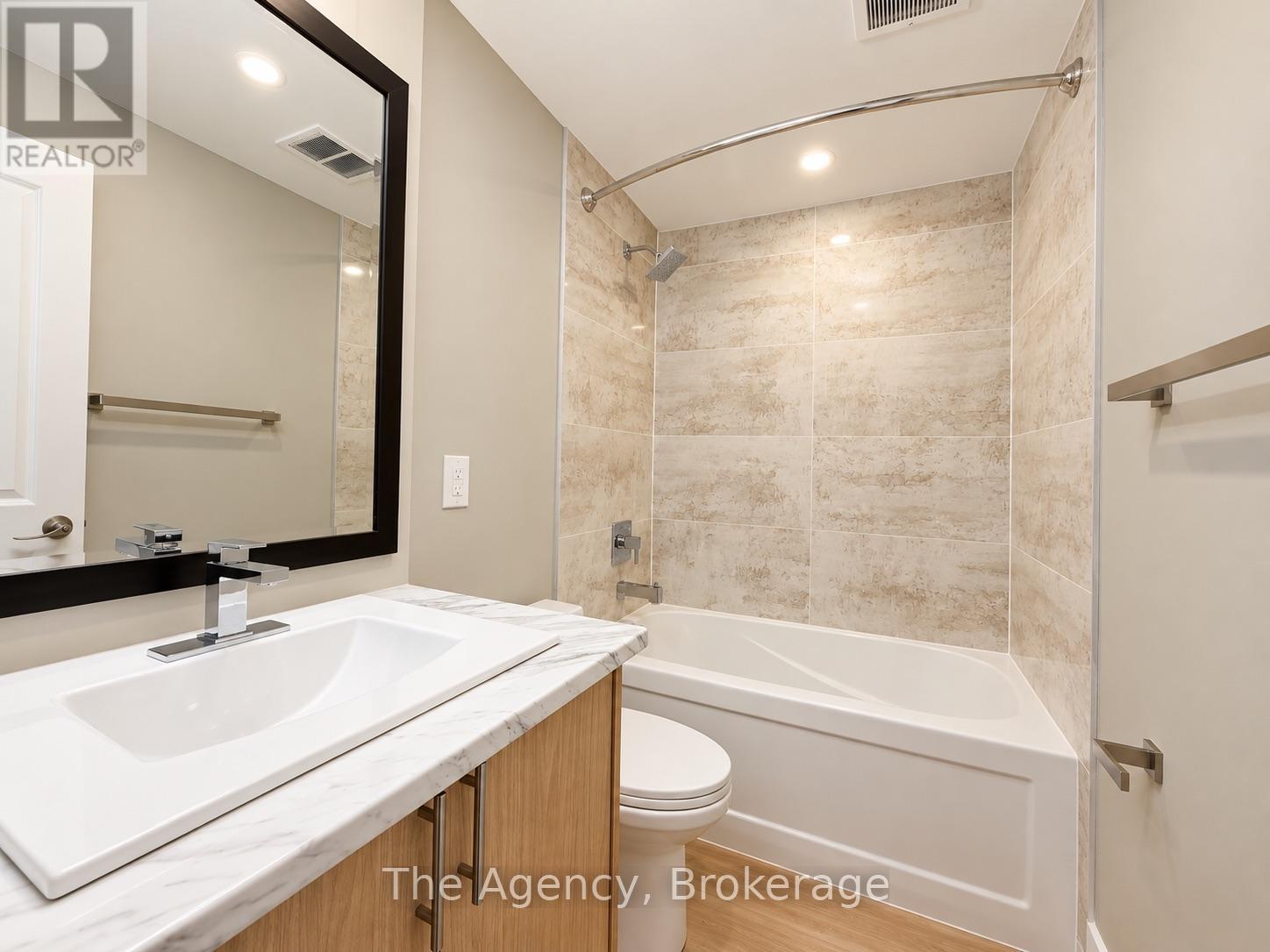 808 - 45 Paisley Boulevard W Property Photo 11