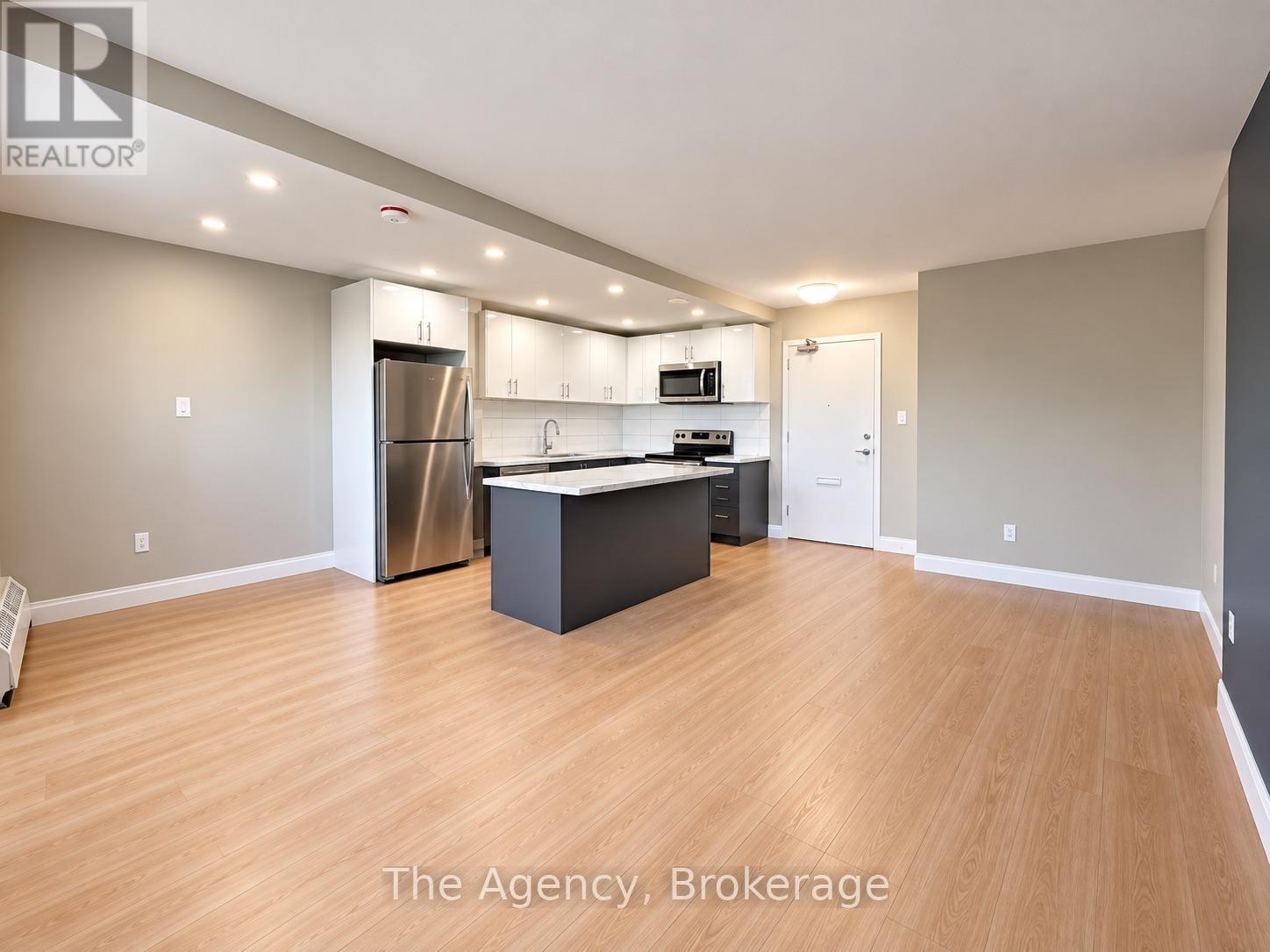 1009 - 45 Paisley Boulevard W Property Photo 8