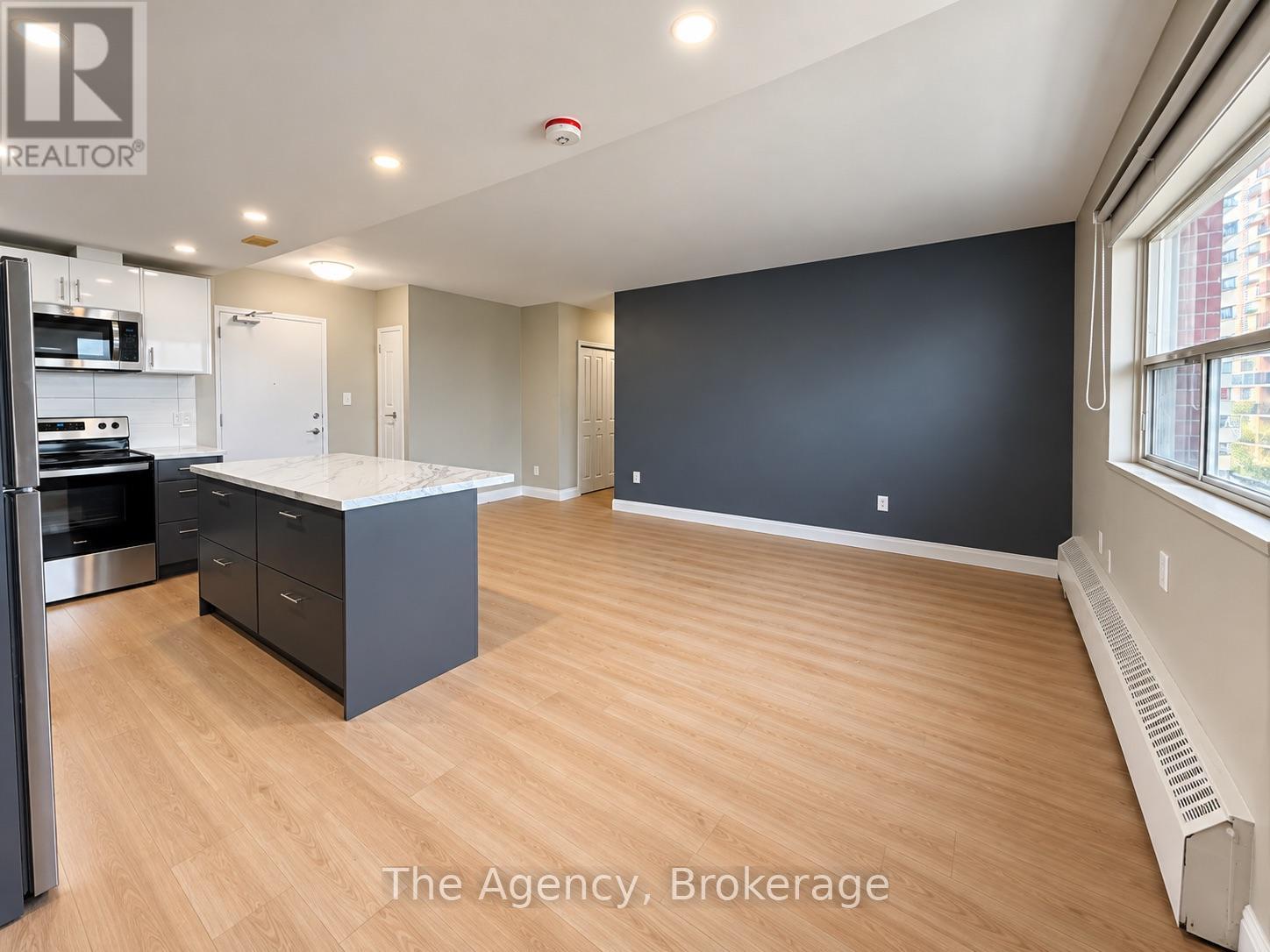 1009 - 45 Paisley Boulevard W Property Photo 9