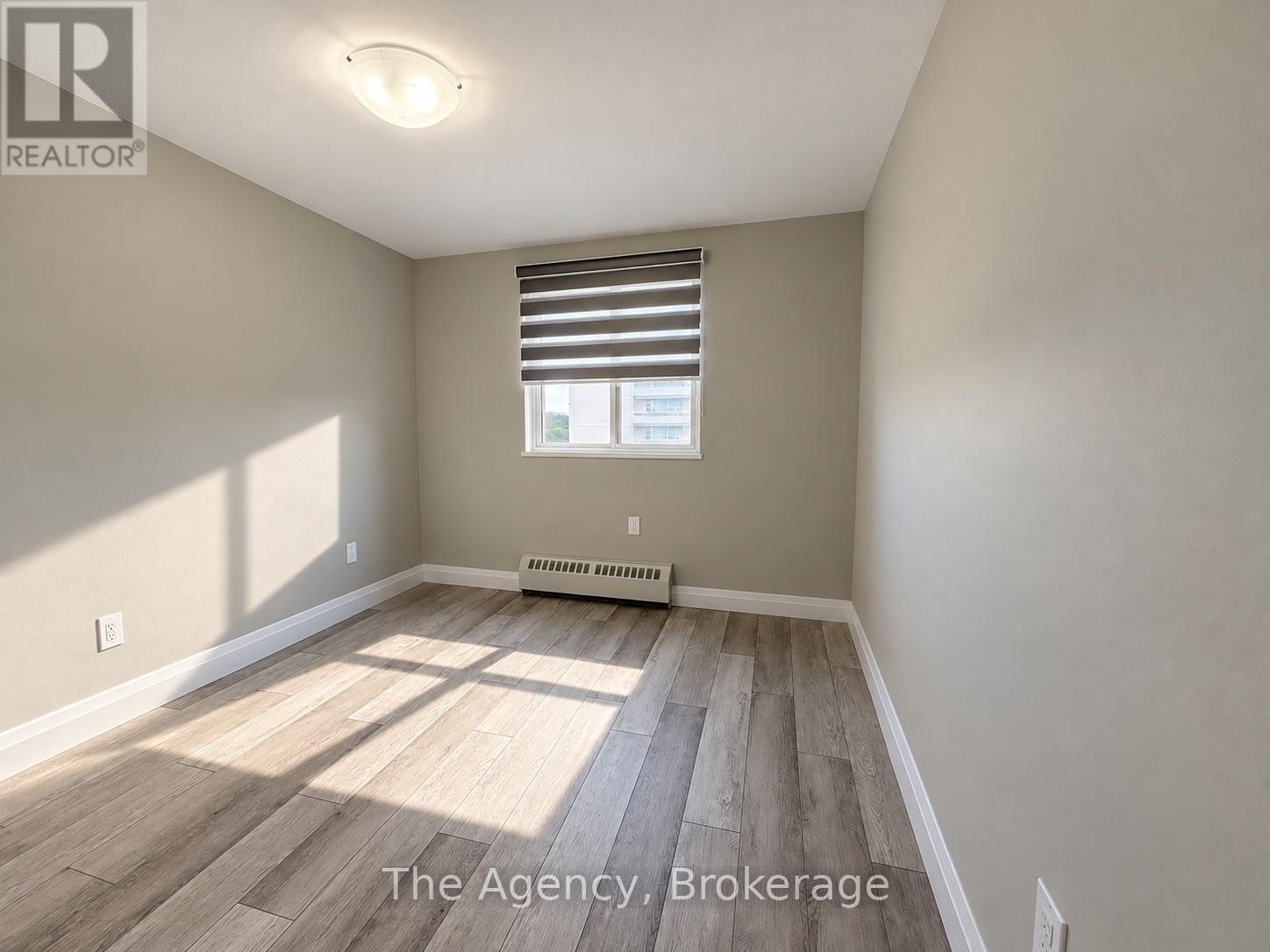 701 - 45 Paisley Boulevard W Property Photo 10