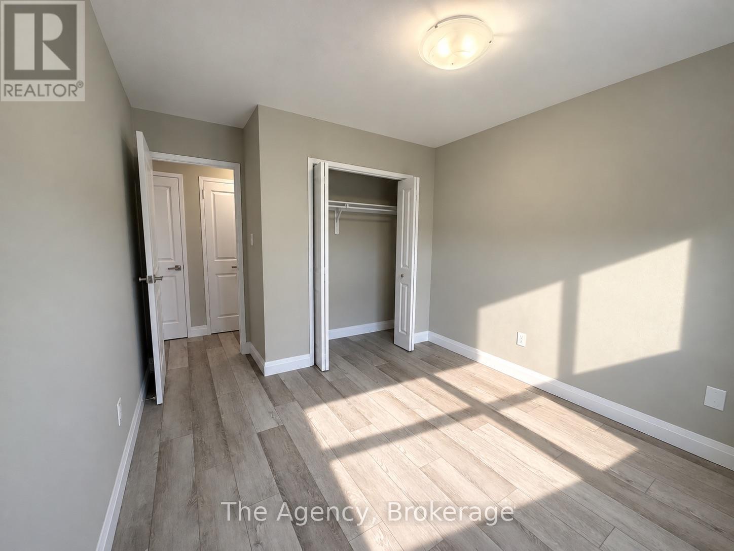 701 - 45 Paisley Boulevard W Property Photo 11