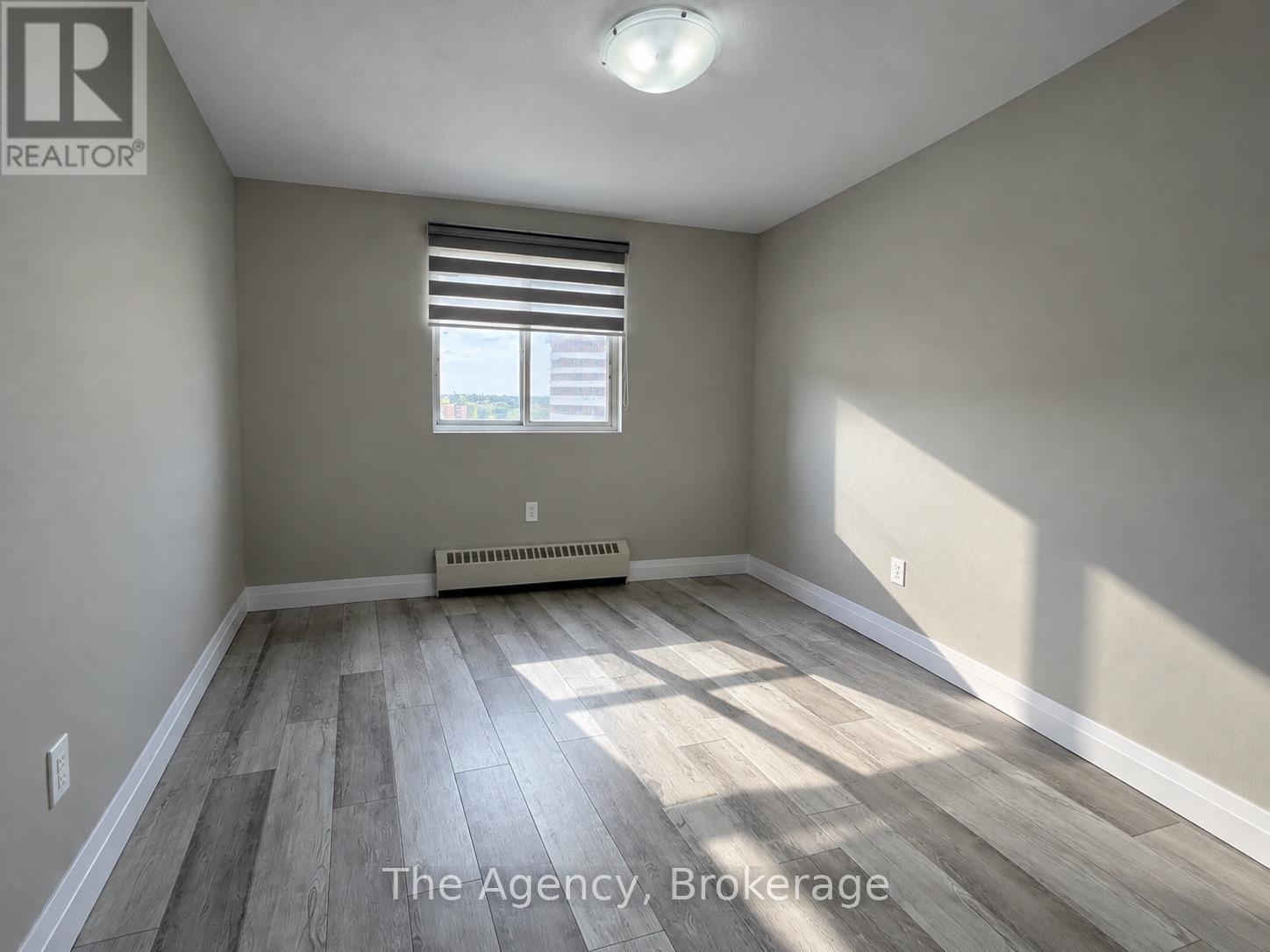701 - 45 Paisley Boulevard W Property Photo 12
