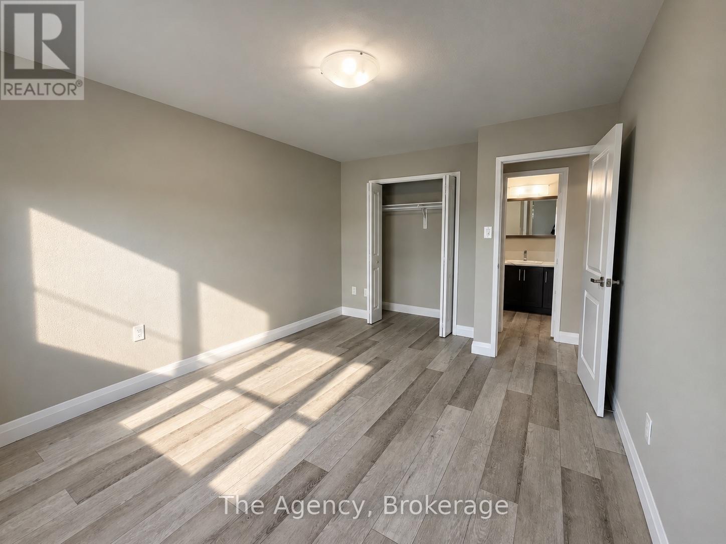 701 - 45 Paisley Boulevard W Property Photo 13